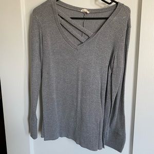 Cute neckline detail!